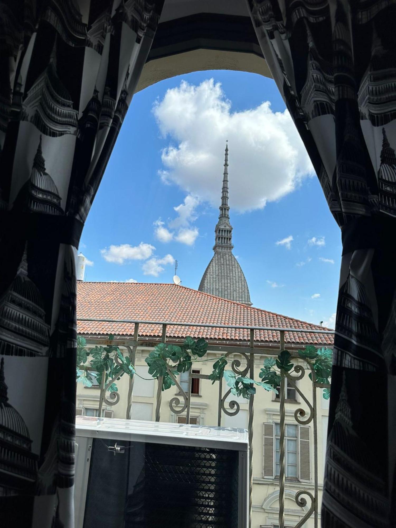 Historic Center Via Po Apartment Турин Екстер'єр фото